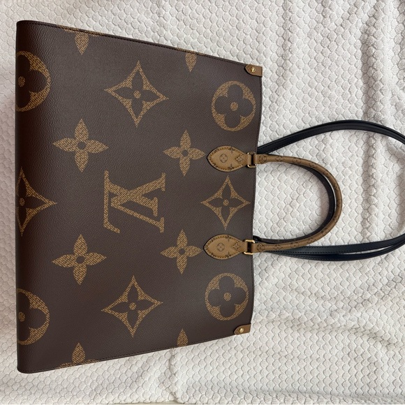 Louis Vuitton On The Go GM - Picture 10 of 17